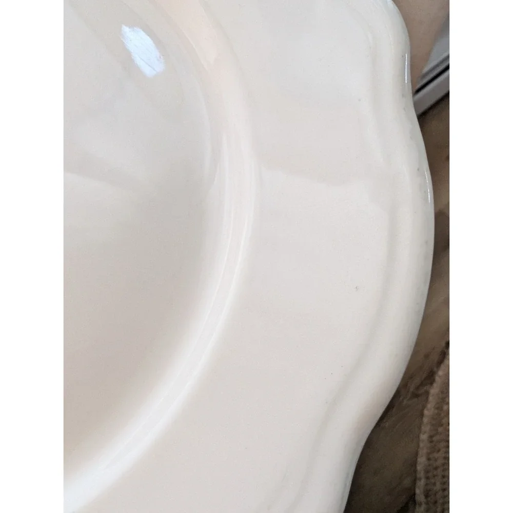 Homer Laughlin Best China Whiteish Scalloped Plate 9.5